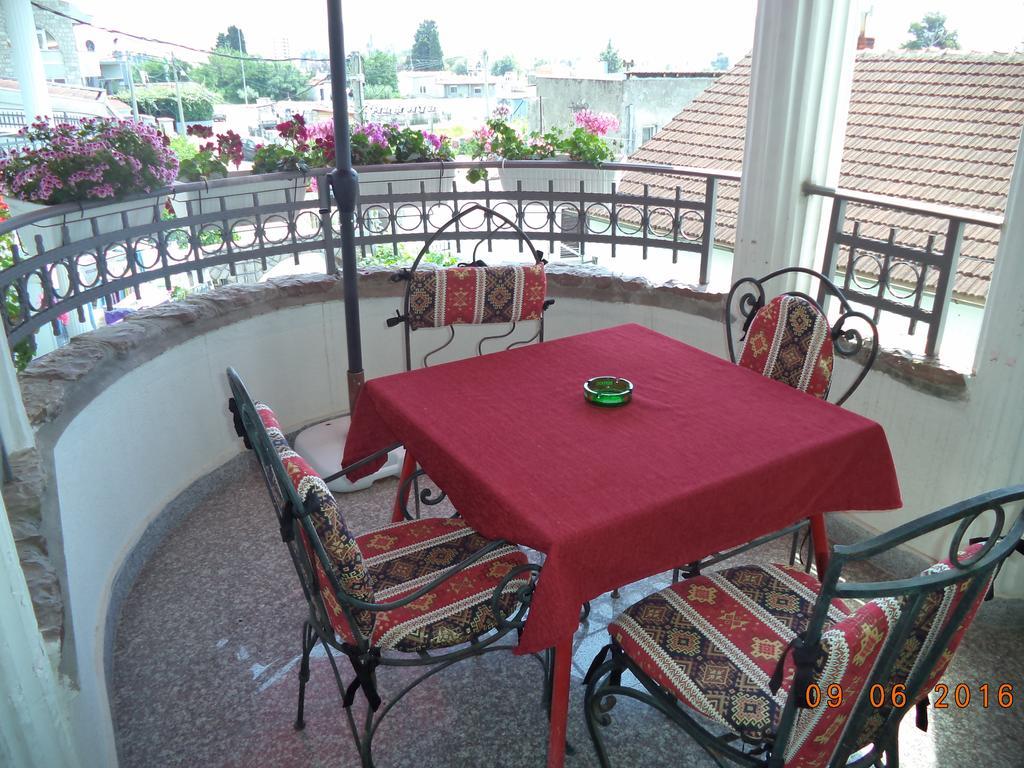 Apartments Vila Monegro Bar Exterior photo