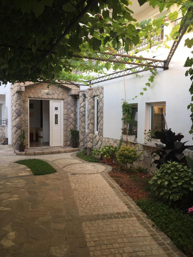 Apartments Vila Monegro Bar Exterior photo