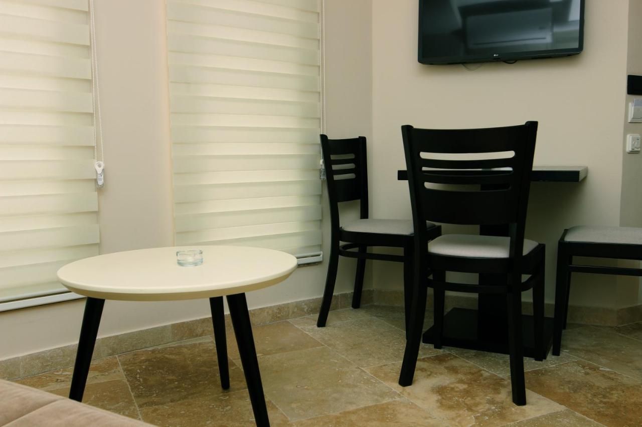 Apartments Vila Monegro Bar Exterior photo